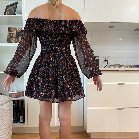 Urban Outfitters flower dress - Picture 2 of 5